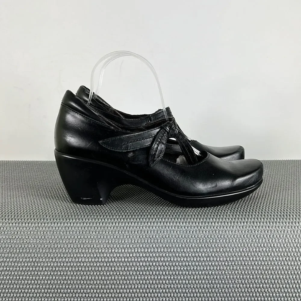 Naot black leather pleasure Mary Jane minimalist comfort pumps women’s size 8